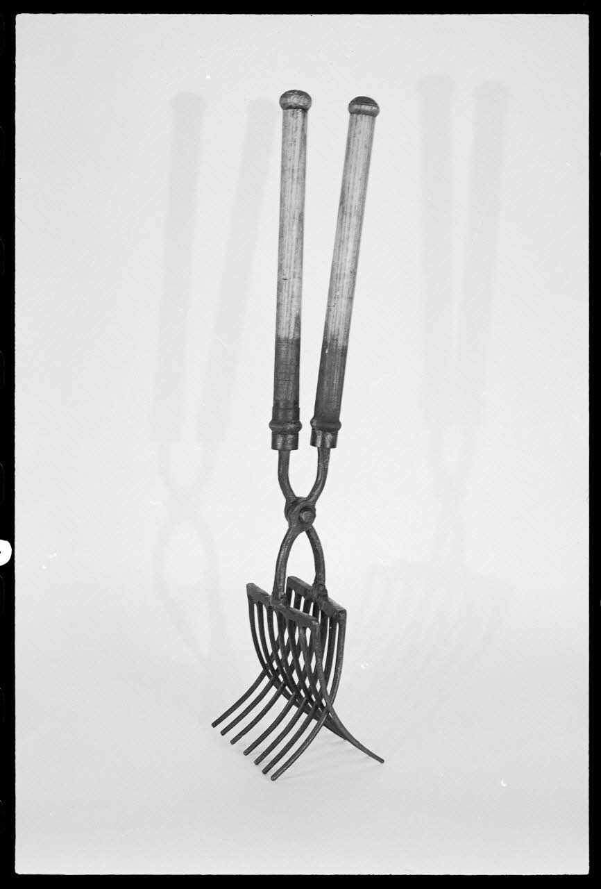 A. Chastanier photographie Pince à marc, datée de la fin du 19è siècle Alsace, France 1976/5/1 Ph.1976.1.212 Photo