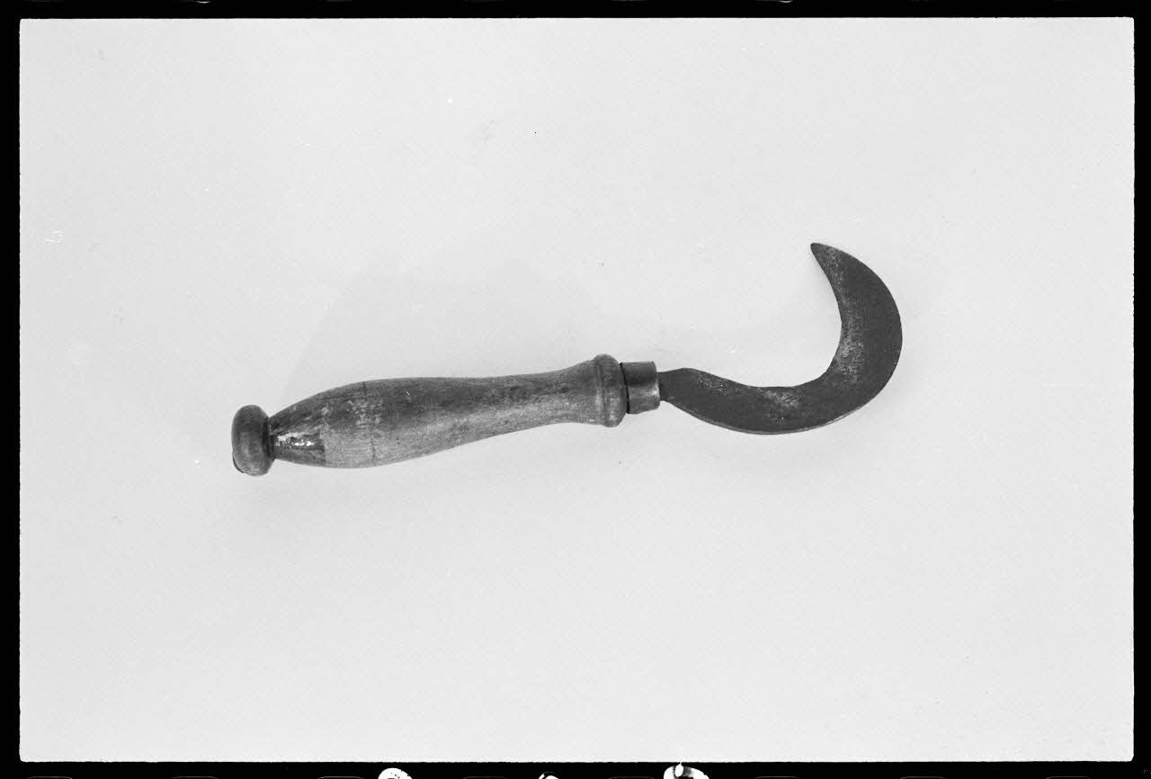 A. Chastanier photographie Serpette Alsace, France 1976/5/1 Ph.1976.1.223 Photo