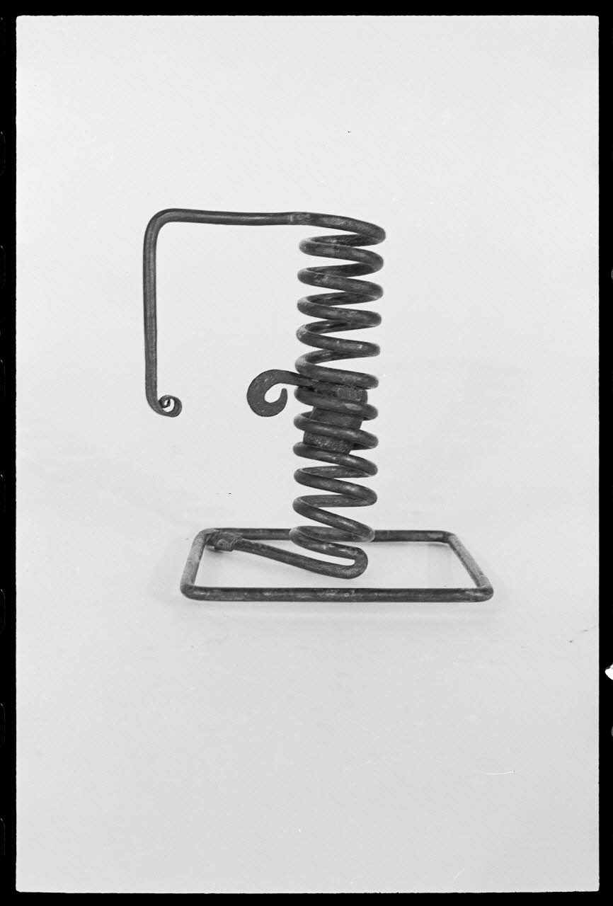 A. Chastanier photographie Chandelier de cave Alsace, France 1976/5/1 Ph.1976.1.233 Photo