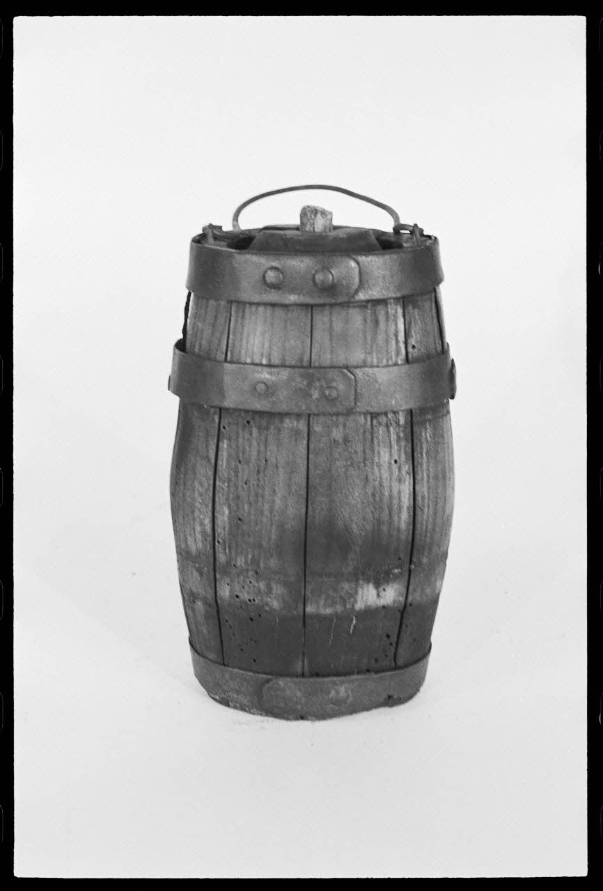 A. Chastanier photographie Tonnelet Alsace, France 1976/5/1 Ph.1976.1.240 Photo