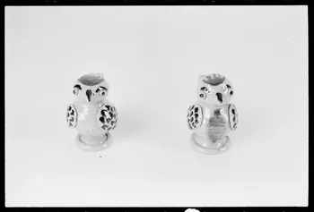 Alain Guey photographie Deux sifflets "oiseaux" Alsace, France 1976/6/1 Ph.1976.1.516  Photo