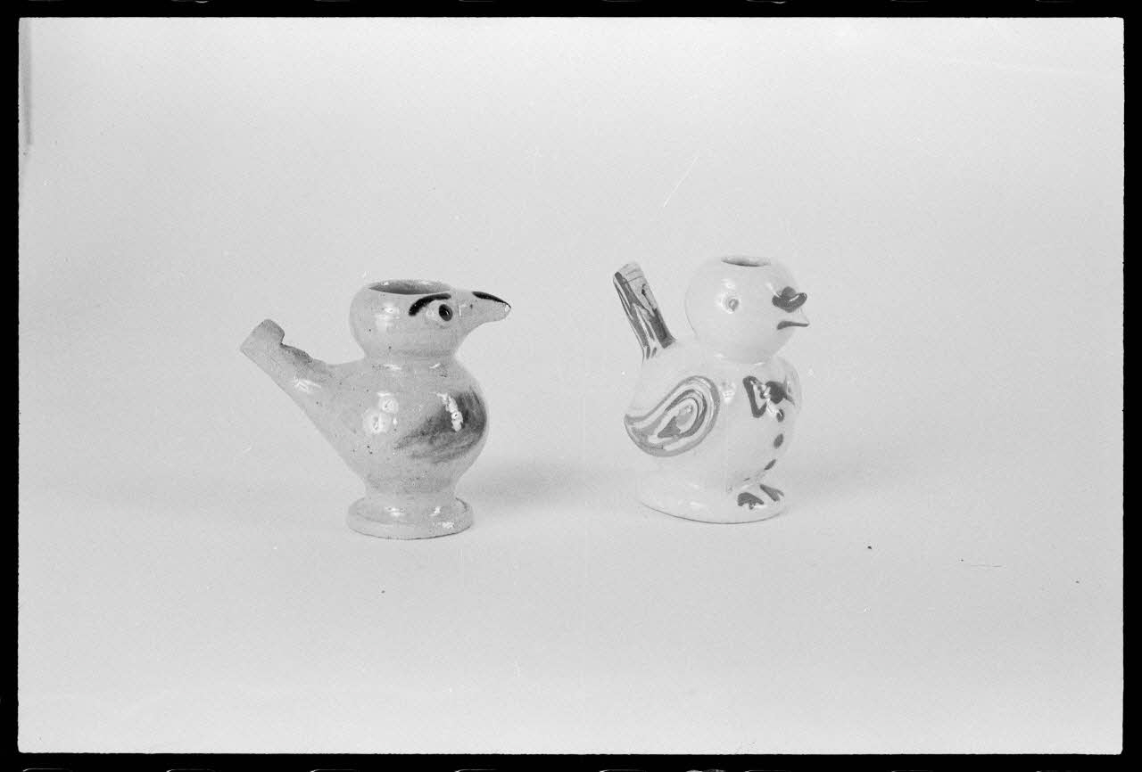 Alain Guey photographie Oiseau-vase (sifflet) Alsace, France 1976/6/1 Ph.1976.1.532 Photo