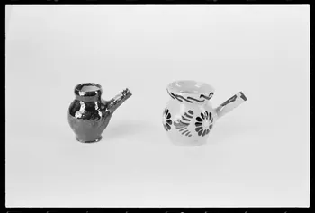Alain Guey photographie Deux "sifflets-vases" Alsace, France 1976/6/1 Ph.1976.1.533 Photo