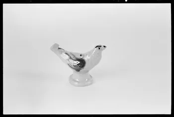 Alain Guey photographie Sifflet "oiseau" Alsace, France 1976/6/1 Ph.1976.1.534  Photo