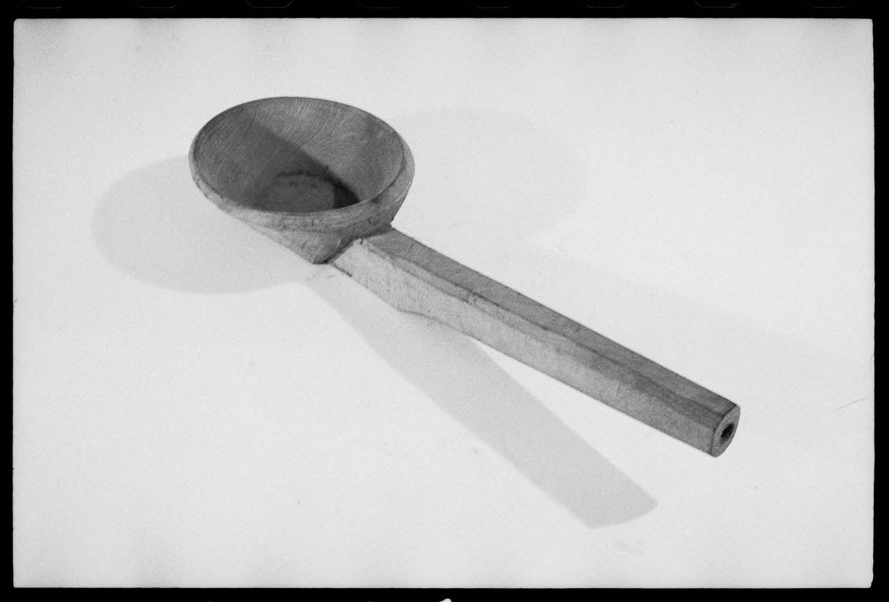 Alain Guey photographie Verseuse à eau France 1980/7/1 Ph.1976.1.855 Photo