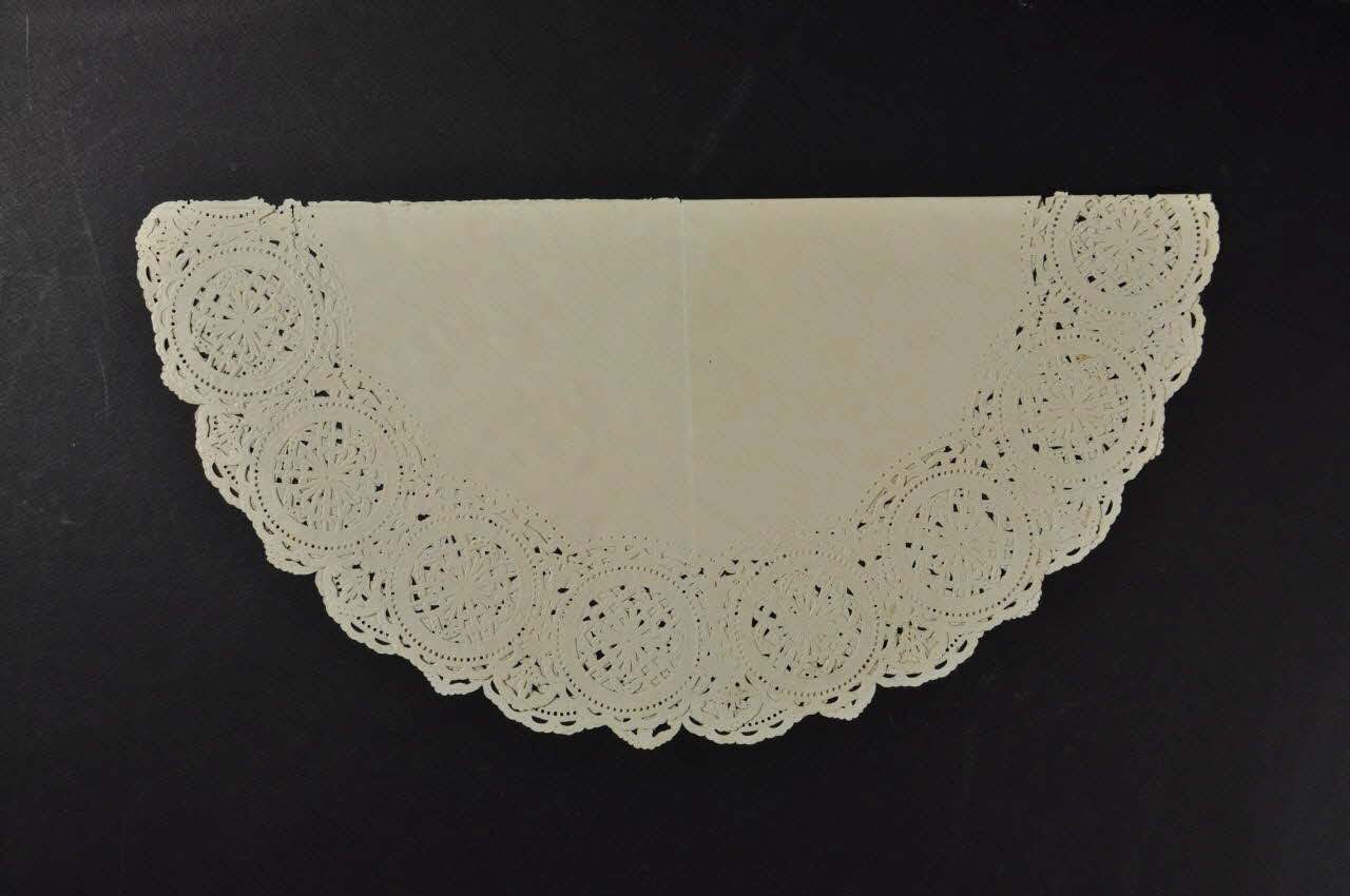 PAPIER DENTELLE papier dentelle 1996.27.54 Photo Mucem