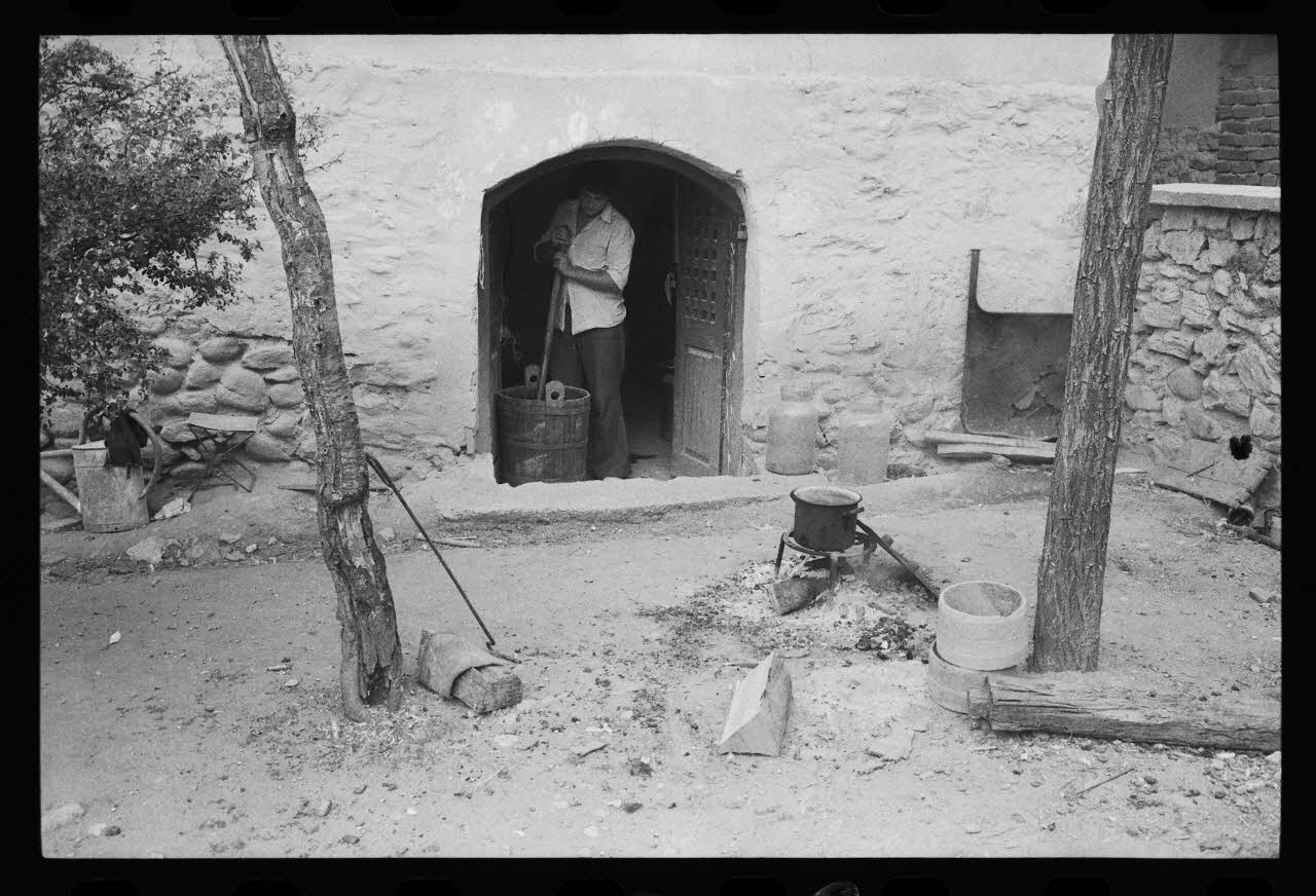 Jean Cuisenier photographie Enquête conduite par Jean Cuisenier en Roumanie (septembre 1975) Olténie, Roumanie 1975/9/1 Ph.1976.148.32 Photo