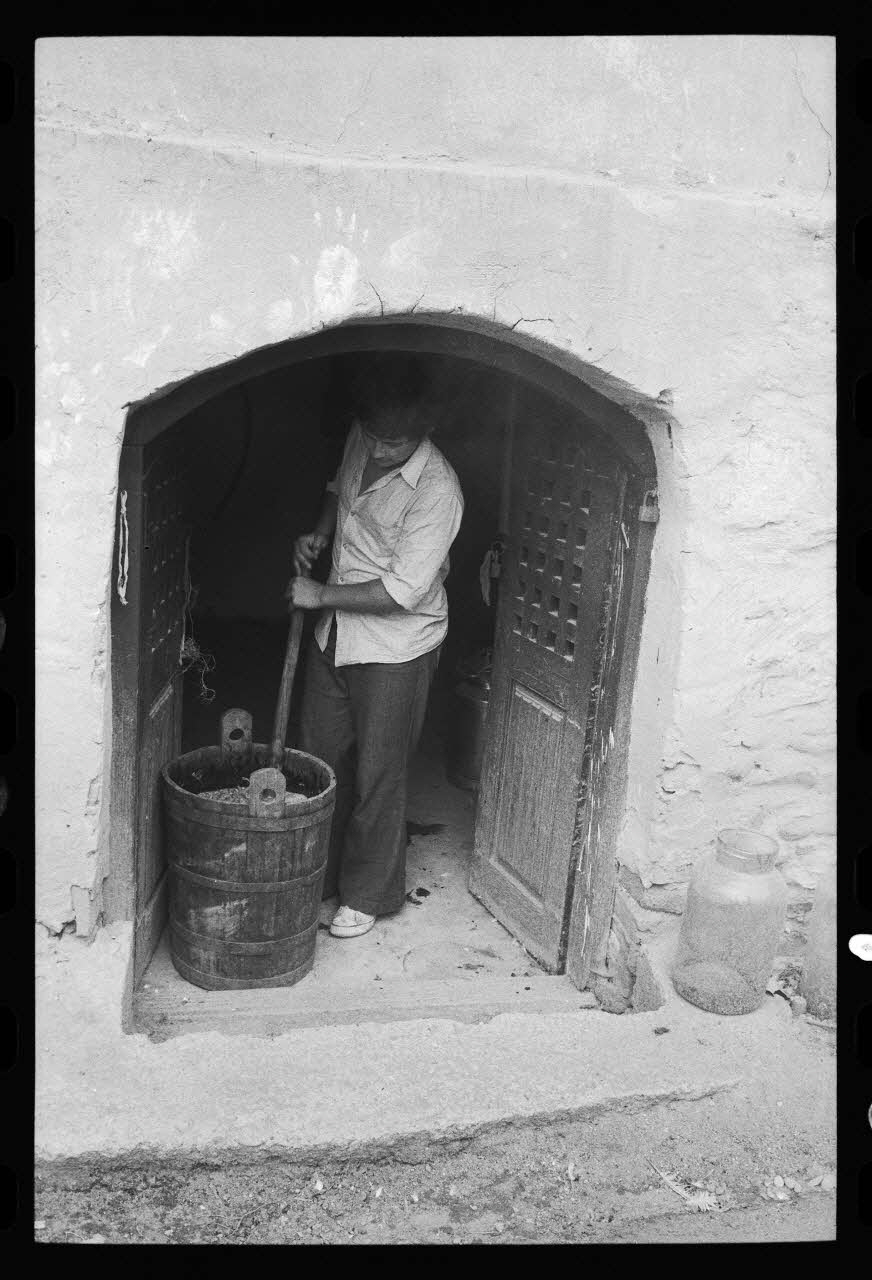 Jean Cuisenier photographie Enquête conduite par Jean Cuisenier en Roumanie (septembre 1975) Olténie, Roumanie 1975/9/1 Ph.1976.148.33 Photo