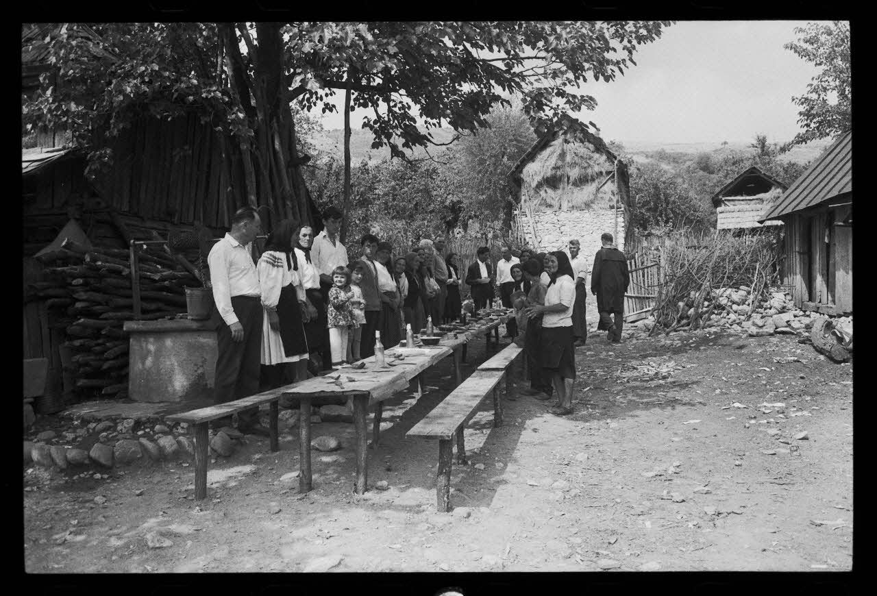 Jean Cuisenier photographie Enquête conduite par Jean Cuisenier en Roumanie (septembre 1975) Olténie, Roumanie 1975/9/1 Ph.1976.148.9 Photo