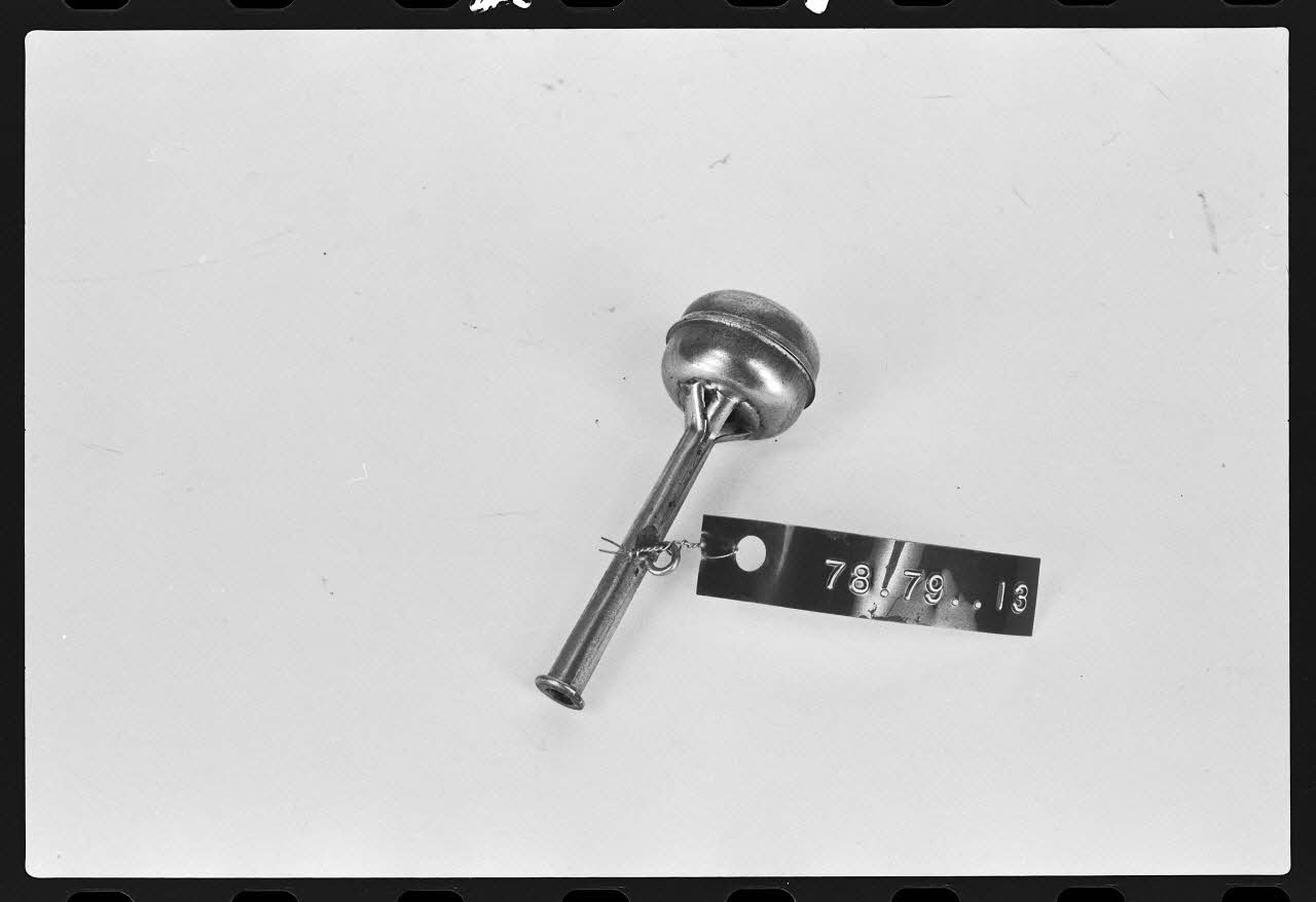 photographie Appeau de geai Ph.1979.1.107 Photo