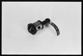 photographie Appeau de geai Ph.1979.1.109 Photo