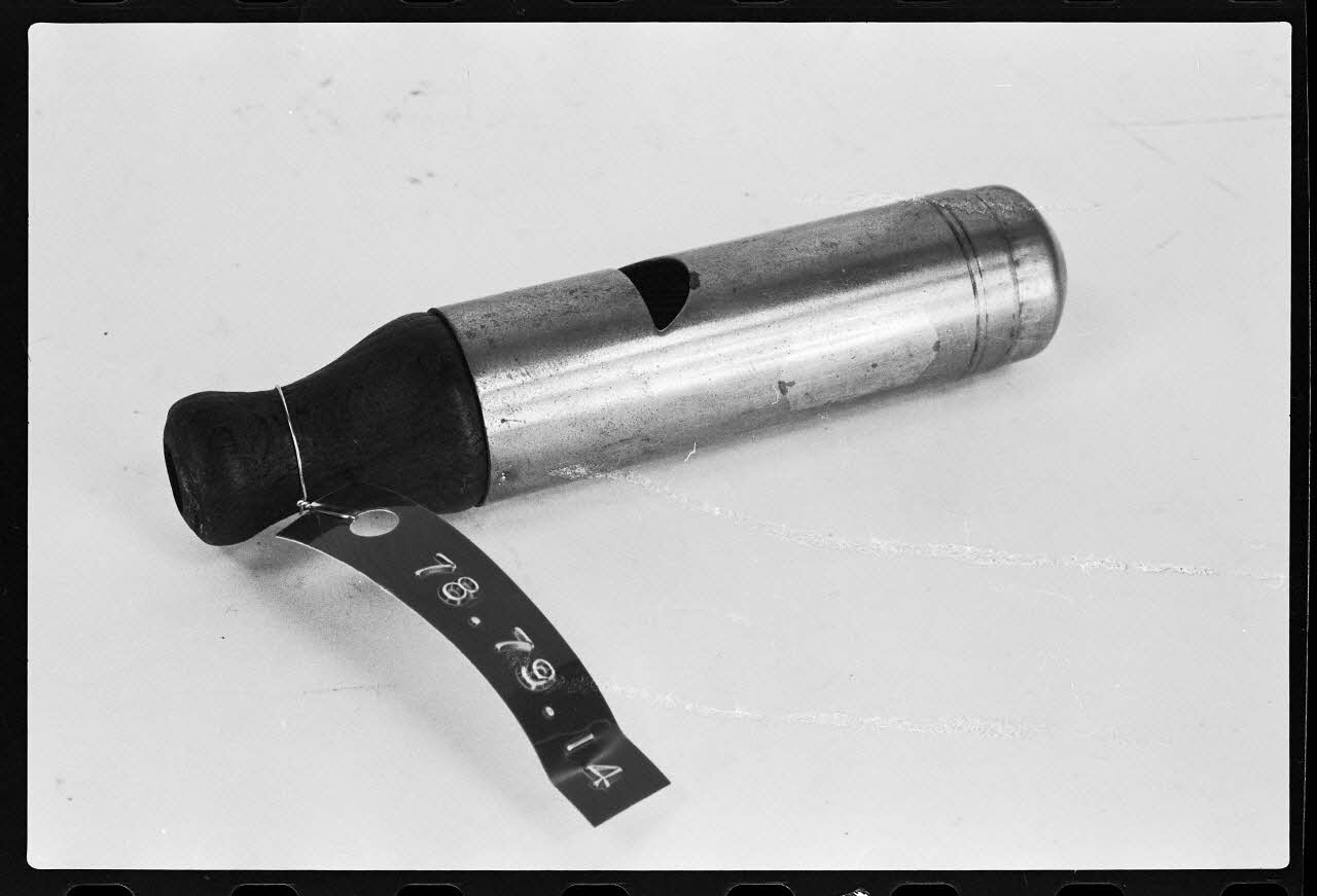 photographie Appeau de palombe Ph.1979.1.117  Photo