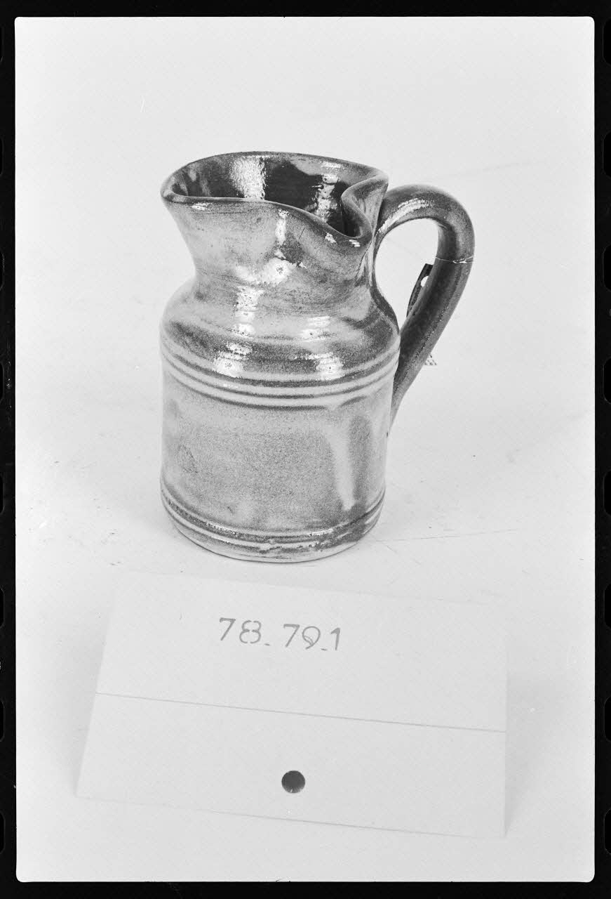 photographie Pichet à lait Ph.1979.1.131 Photo