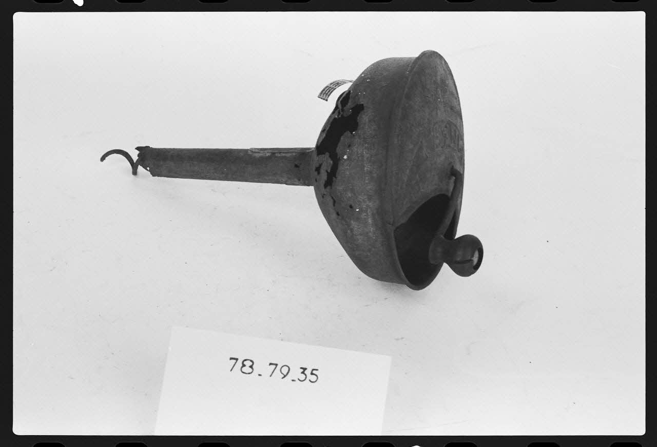 photographie Outillage spécialisé d'un gaveur d'oie Ph.1979.1.139  Photo