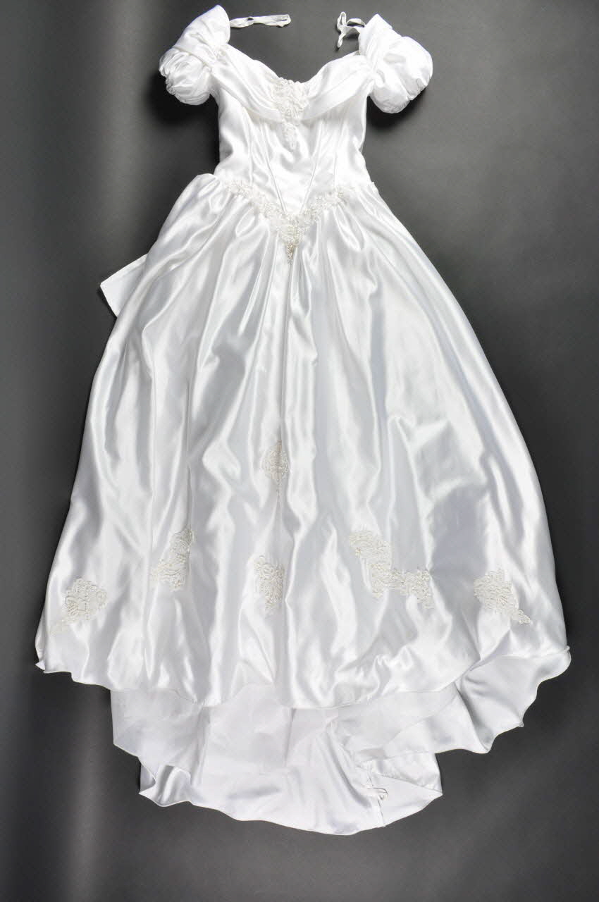 robe de mariée 1999.35.1.1 Photo Mucem