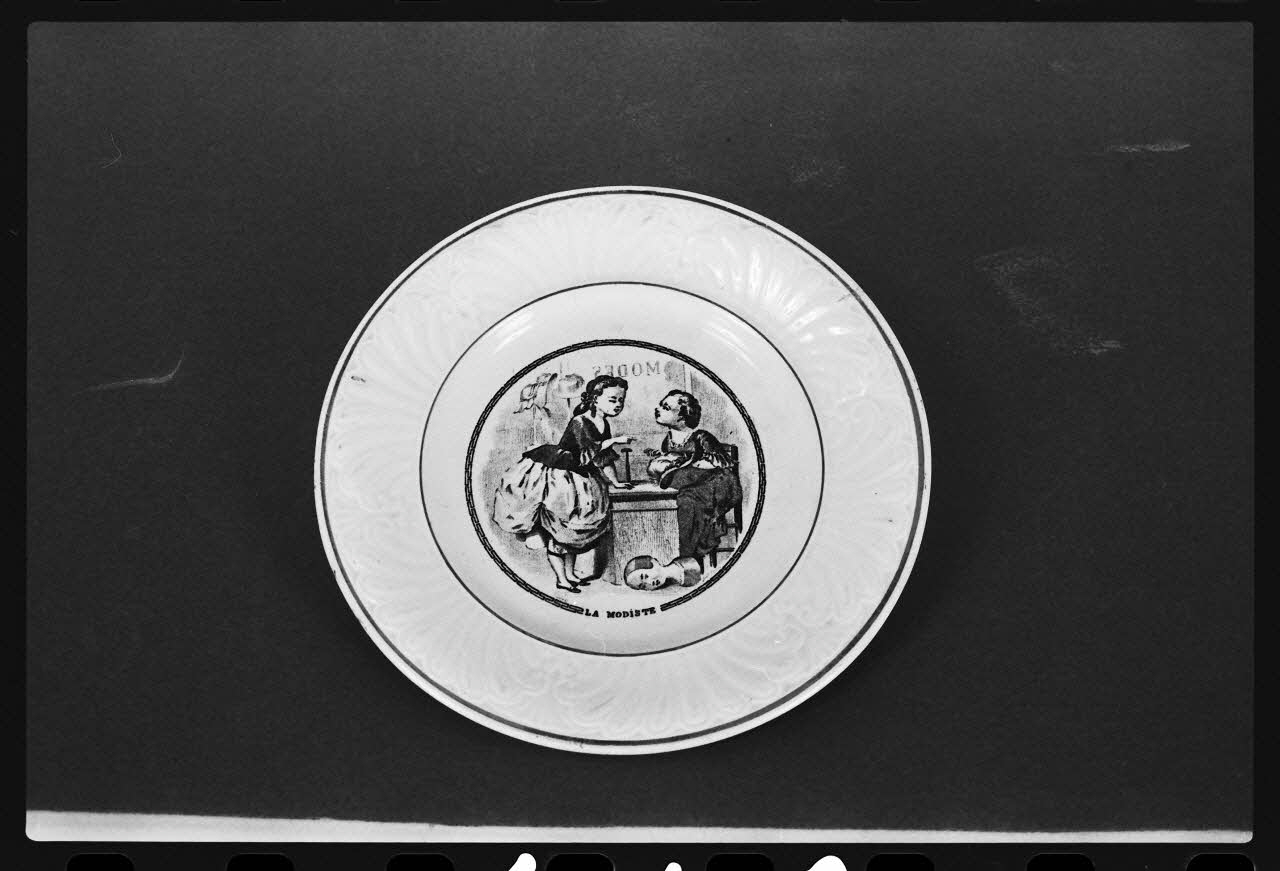 Marc Beaudenom photographie Assiette plate Rhône-Alpes, France 1979 Ph.1979.1.449 Photo