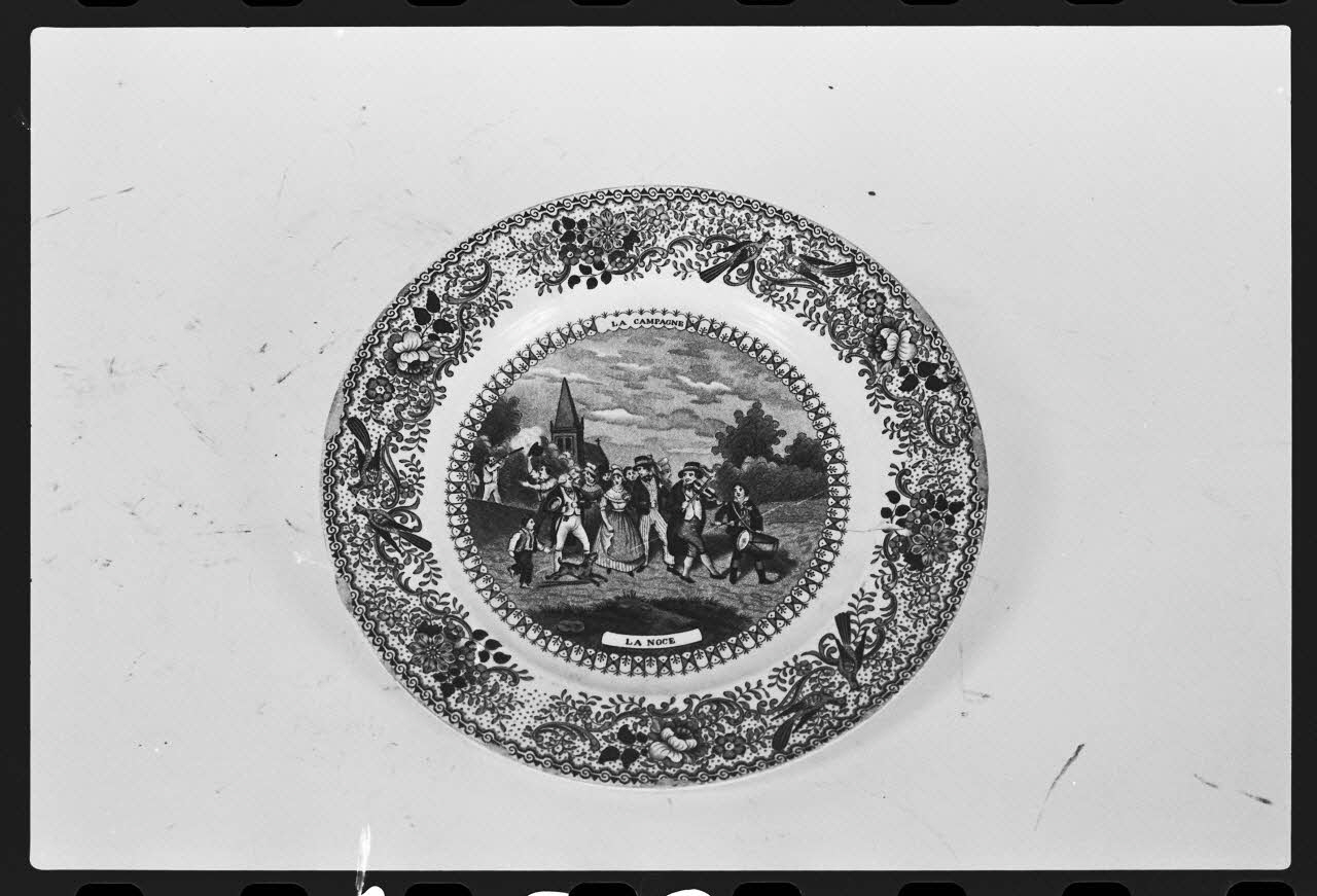 Marc Beaudenom photographie Assiette plate Rhône-Alpes, France 1979 Ph.1979.1.452 Photo