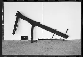 photographie Outillage spécialisé de cordonnerie. Palonnier d'entrainement Ph.1979.1.718 Photo