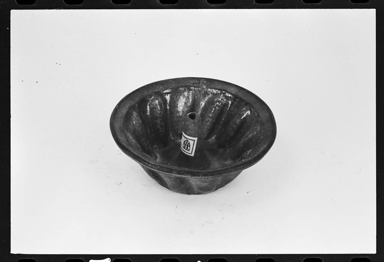 Marc Beaudenom photographie Moule à kougelhof Ile-de-France, France 1979 Ph.1979.1.731  Photo