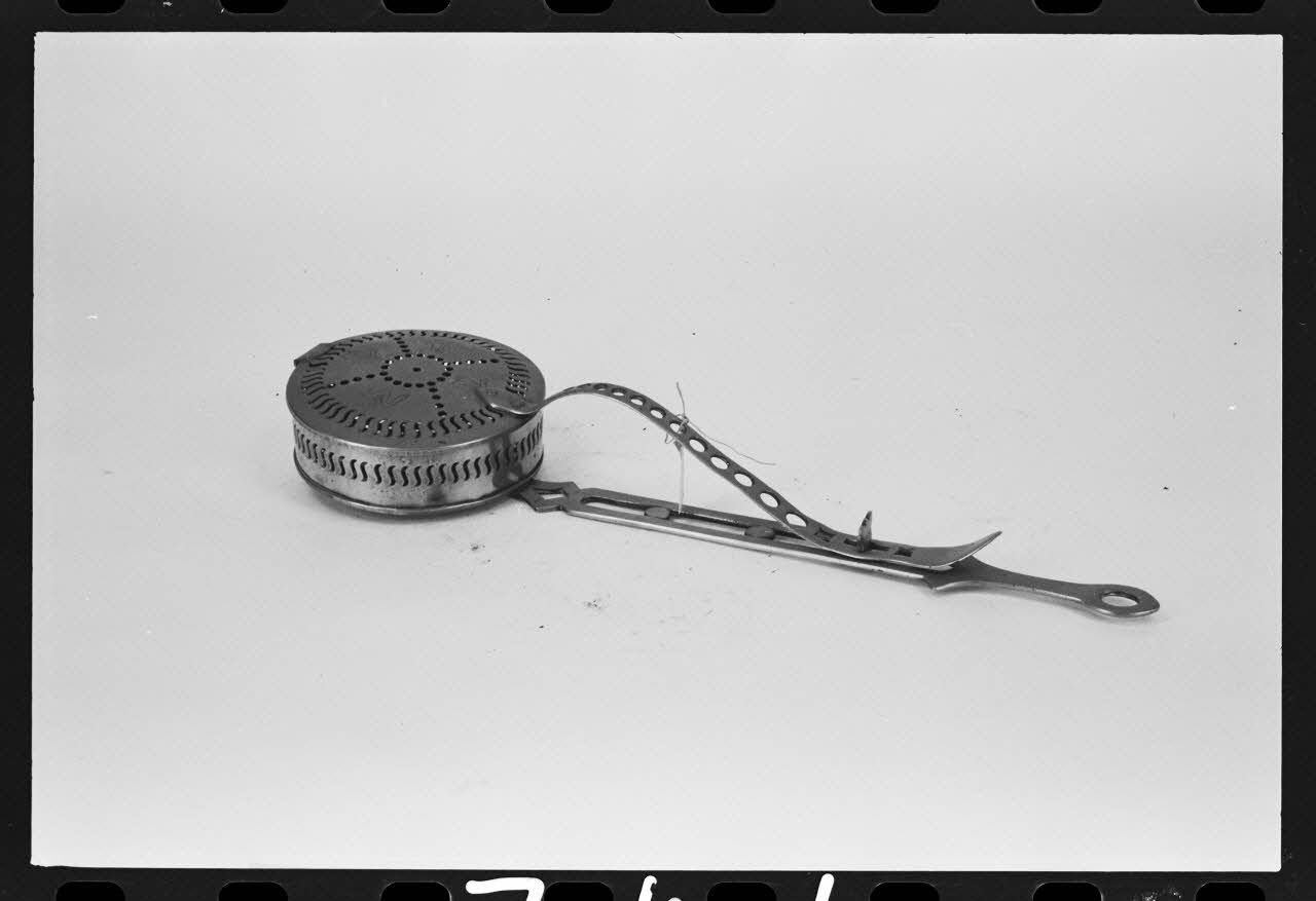 Marc Beaudenom photographie Grilloir à marrons Ile-de-France, France 1979 Ph.1979.1.744 Photo