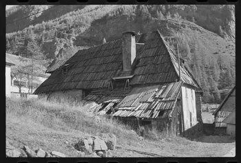 photographie Toiture à croupes en bardeaux Ph.1979.302.11 Photo