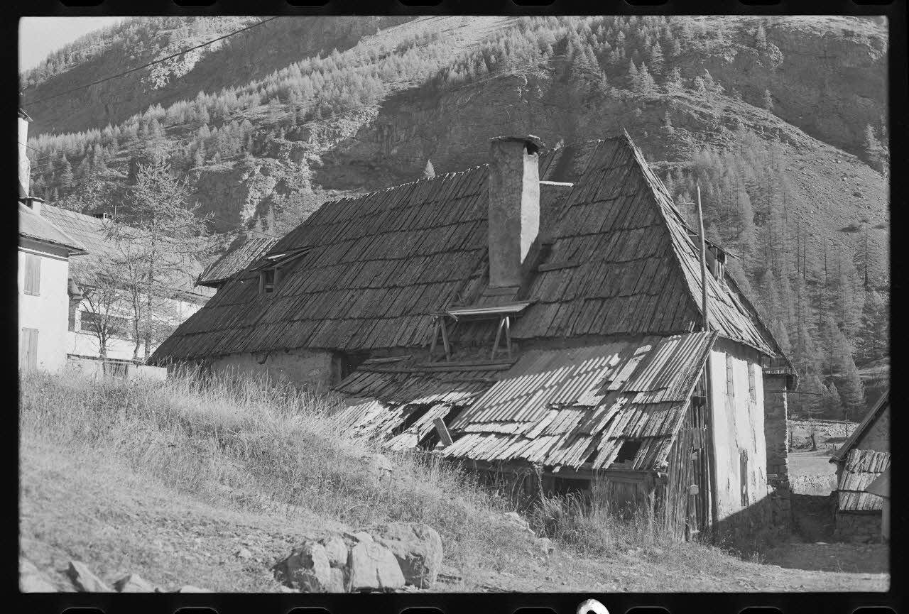 photographie Toiture à croupes en bardeaux Ph.1979.302.12 Photo