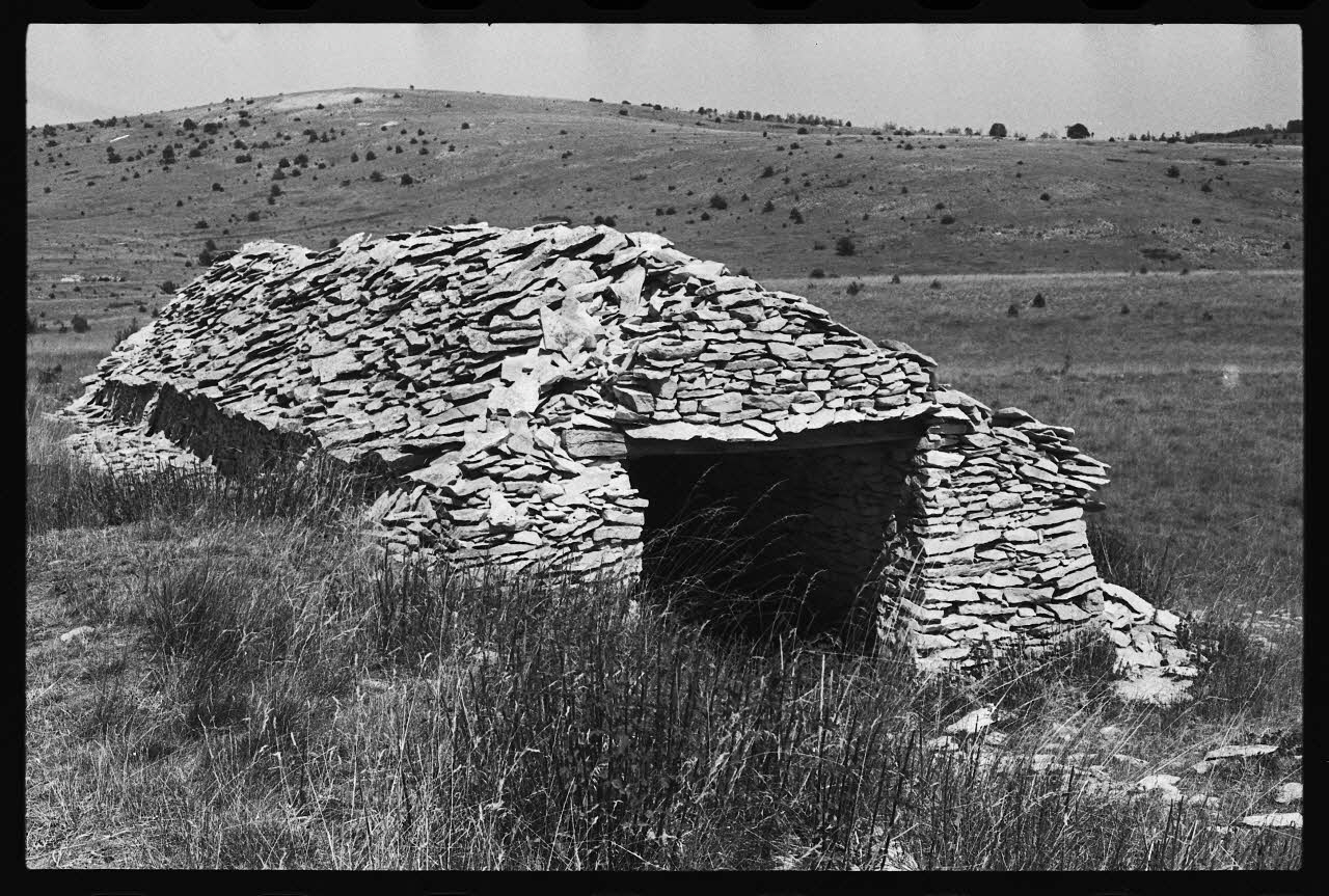 photographie Bergerie à voûte en berceau diaphragme Ph.1979.326.54 Photo