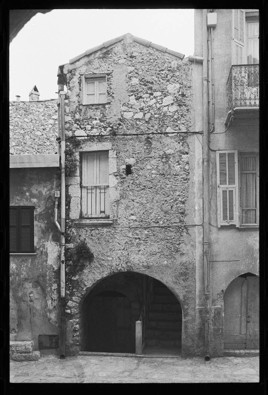 photographie Façade principale de la maison. Vue du porche Ph.1979.333.2 Photo