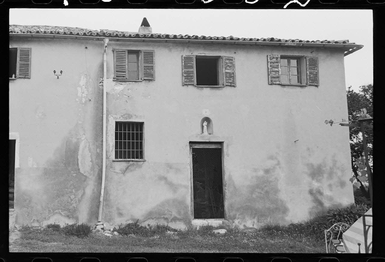 photographie Façade principale de la maison Ph.1979.333.214 Photo
