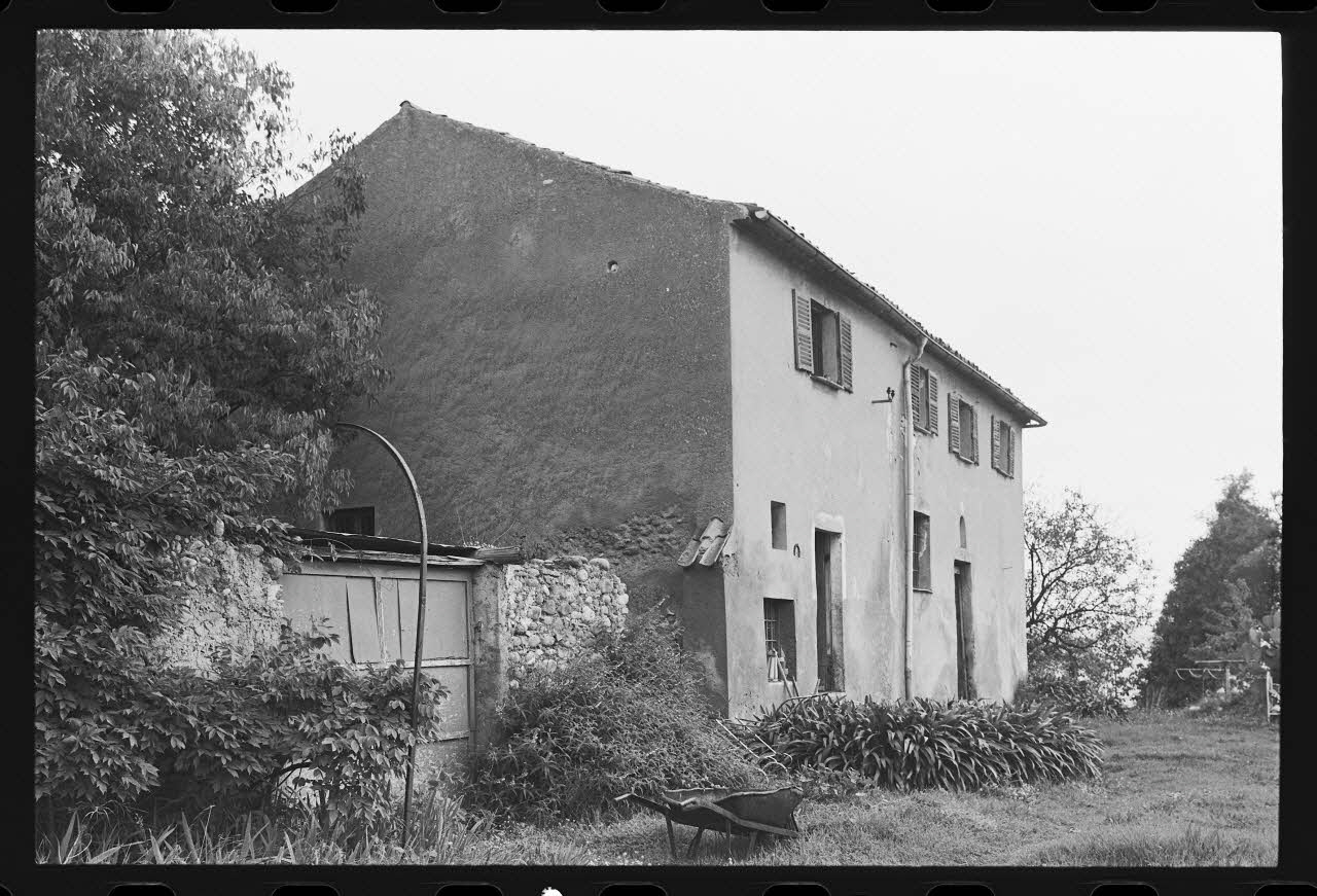 photographie Maisons de deux types différents Ph.1979.333.233 Photo