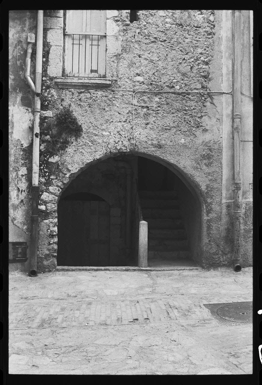 photographie Façade principale de la maison. Vue du porche Ph.1979.333.3 Photo