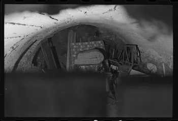 photographie Ferme transformée en résidence secondaire. Vue de la cave voûtée Ph.1979.333.376 Photo
