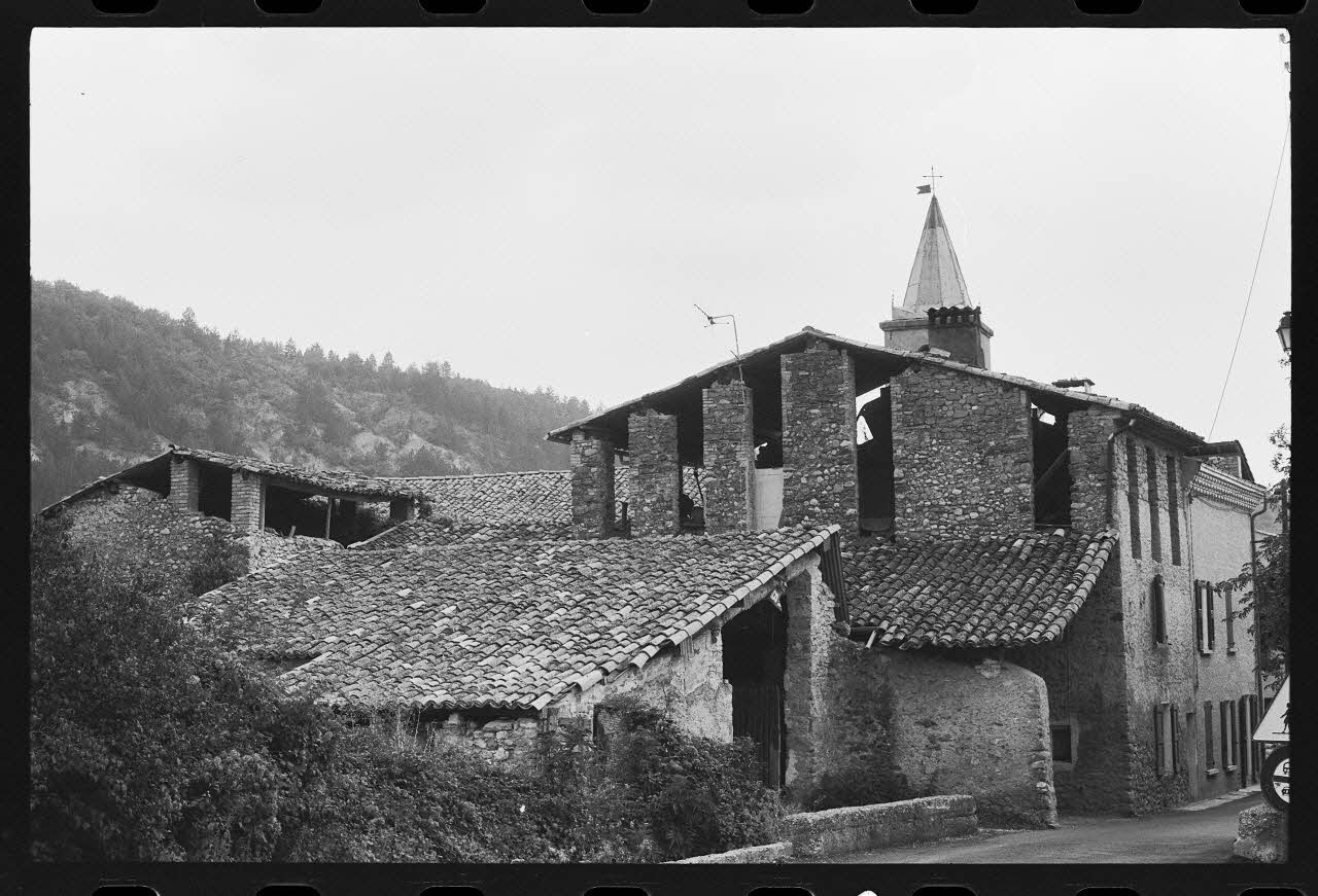 photographie Maison avec un séchoir à fruits Ph.1979.335.29 Photo