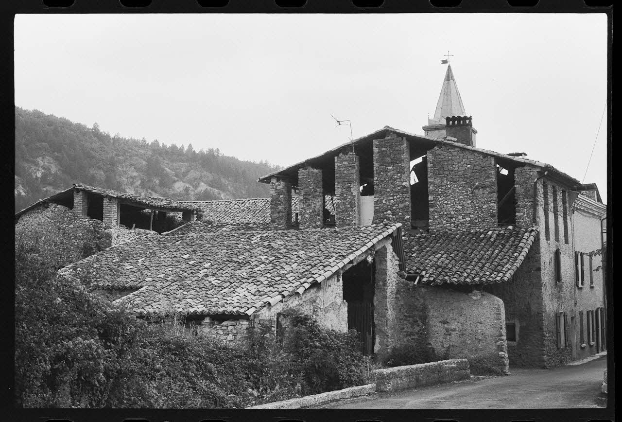 photographie Maison avec un séchoir à fruits Ph.1979.335.30 Photo