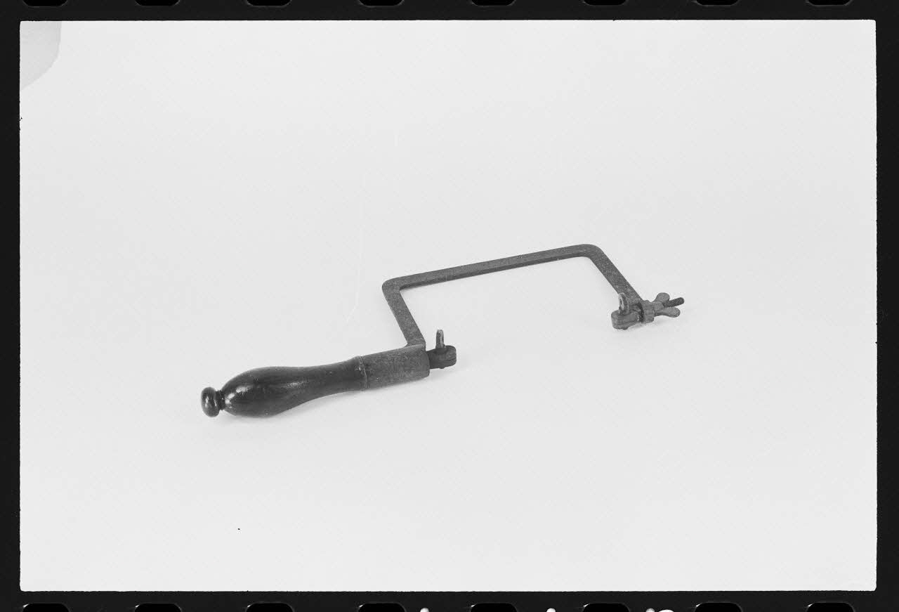 photographie Porte-scie de charpentier Ph.1980.1.418 Photo