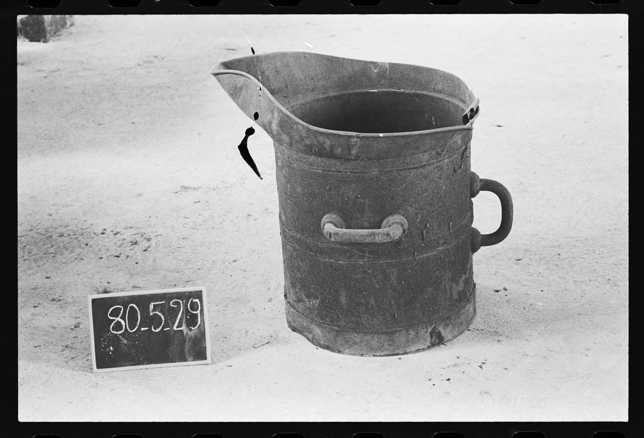 photographie Mesure-capacité. Outillage viticole Ph.1980.1.541 Photo