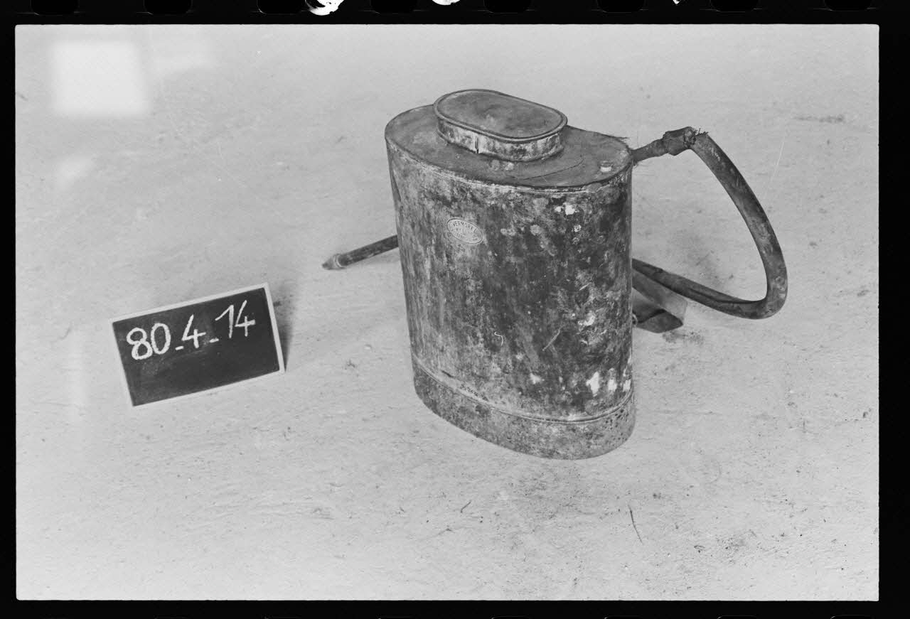 photographie Outillage viticole : pulvérisateur Ph.1980.1.581 Photo
