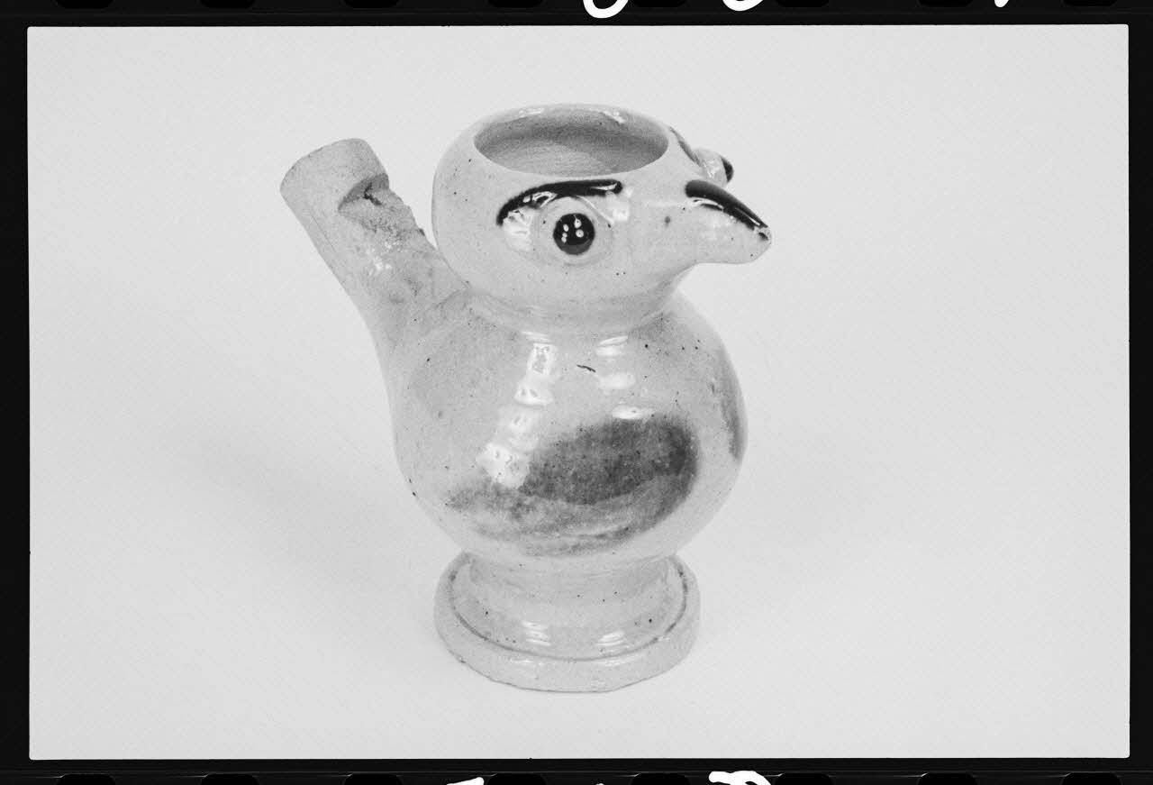 photographie Sifflet en forme d'oiseau en poterie vernissée Ph.1980.1.693 Photo