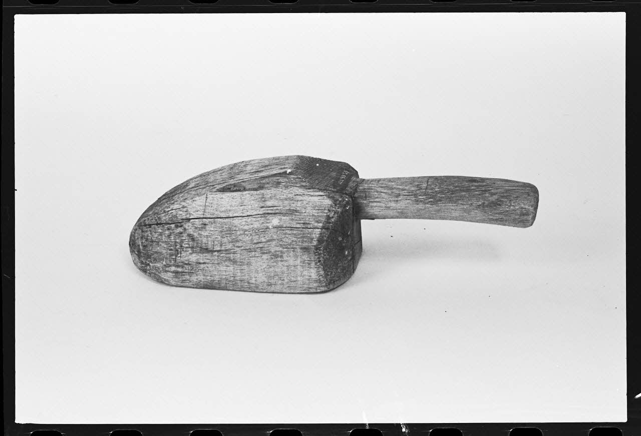 photographie Battoir à linge en bois Ph.1980.1.721 Photo