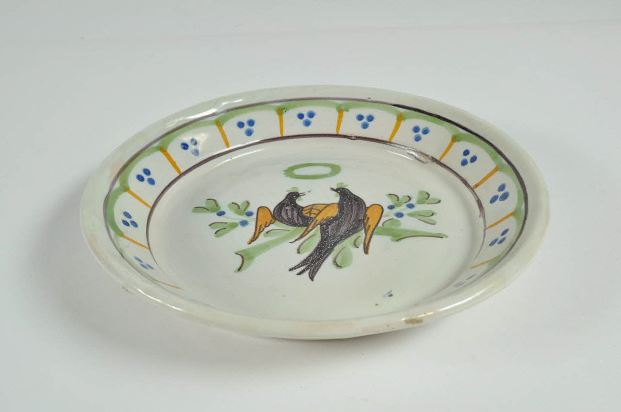 assiette calotte Poitou-Charentes, France 1800-1825 1943.69.21 Photo Mucem