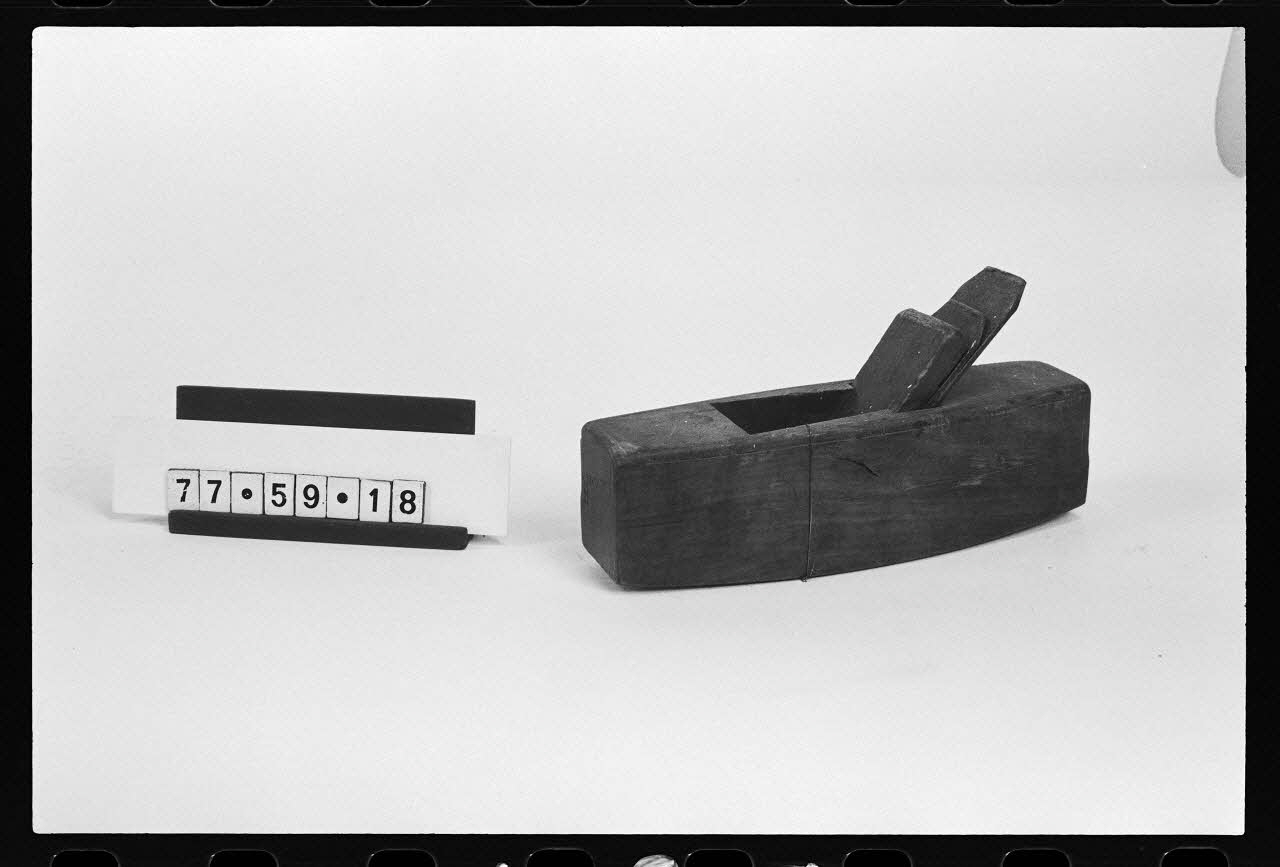 photographie Antenne Saint-Riquier : carrossier. Rabot Ph.1981.1.181 Photo