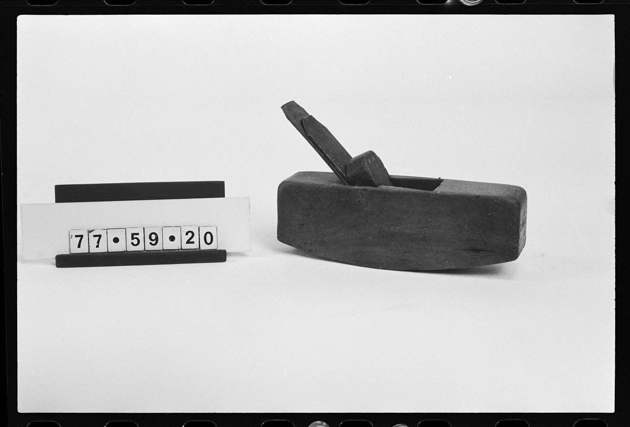 photographie Antenne Saint-Riquier : carrossier. Rabot Ph.1981.1.186 Photo