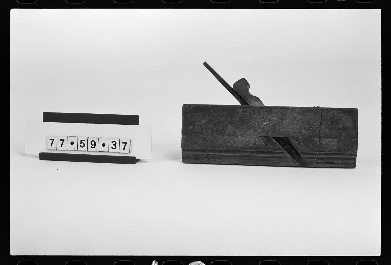 photographie Antenne Saint-Riquier : carrossier. Rabot Ph.1981.1.190  Photo