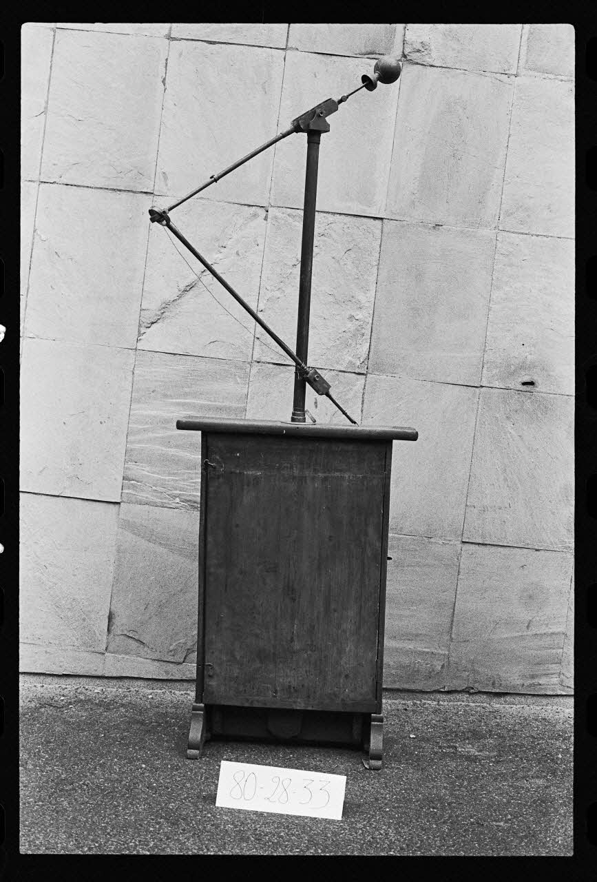photographie Antenne Saint-Riquier : porcelaine, mobilier et outillage. Atelier de porcelainerie "Samson" Ph.1981.1.234 Photo