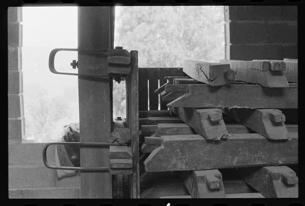 photographie Montant, cage et bois de charge à droite Ph.1985.32.11 Photo