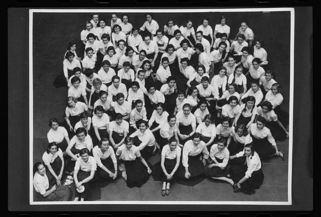 Anonyme photographie Photographie de classe à Sainte-Marie-de-Neuilly. Division de philosophie. 1957 France 1957 Ph.1985.59.2 Photo