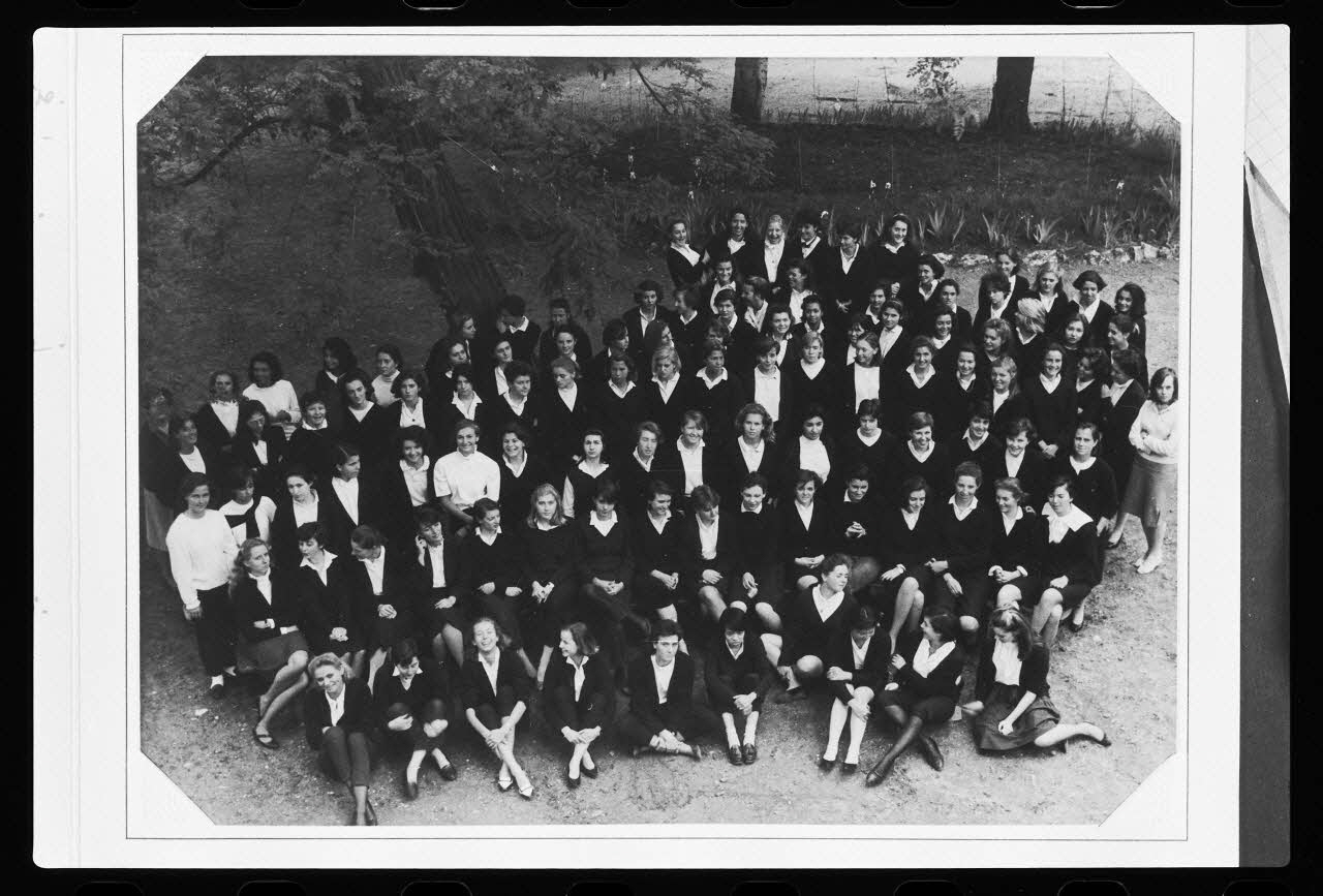 Anonyme photographie Photographie de classe de terminale à Sainte-Marie-de-Neuilly France 1984 Ph.1985.59.4 Photo
