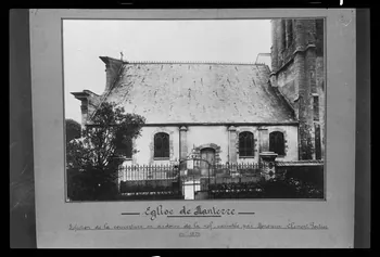 photographie Réfection de la couverture du toit d'une église en ardoise par Monsieur Portier. 1873 Ph.1985.64.8 Photo