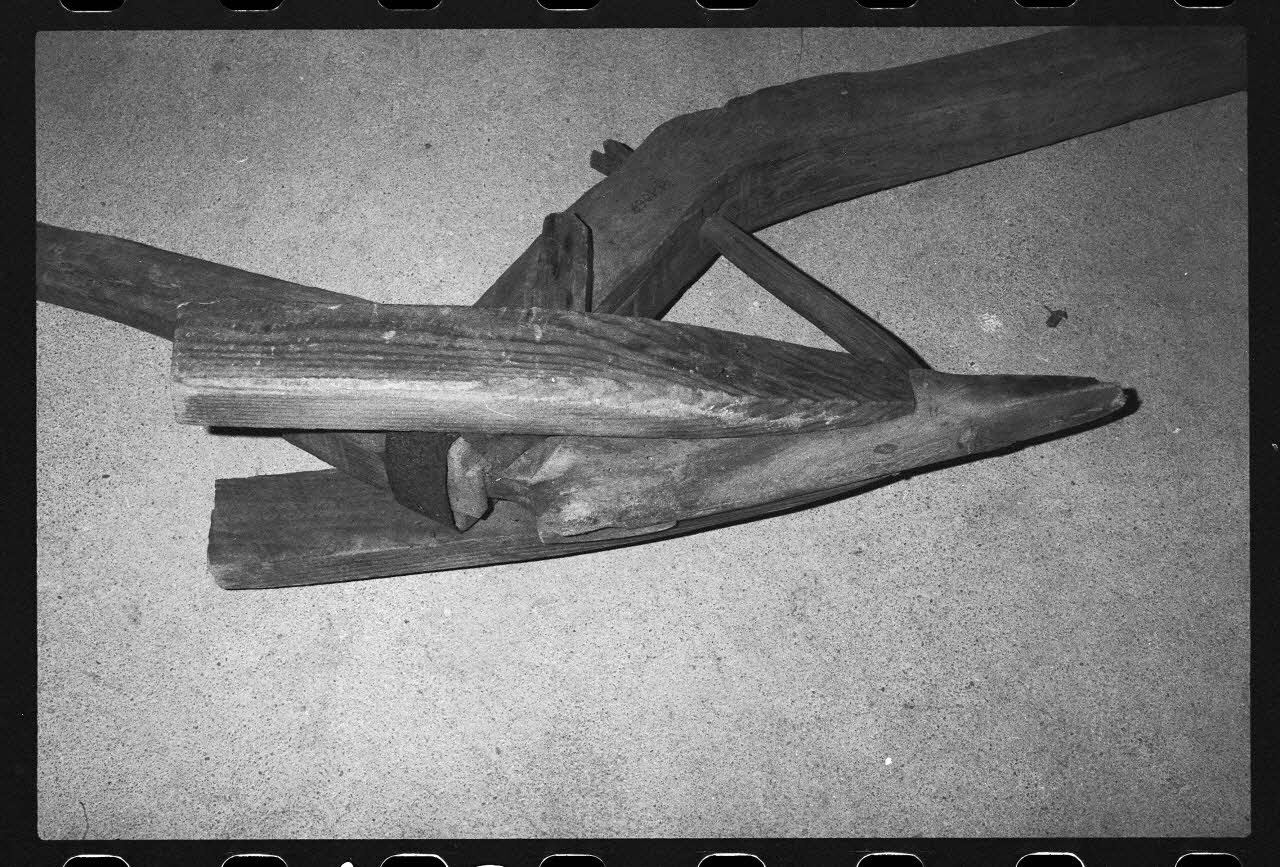 photographie Type intermédiaire d'araire : chambige/manche-sep Ph.1985.66.13 Photo