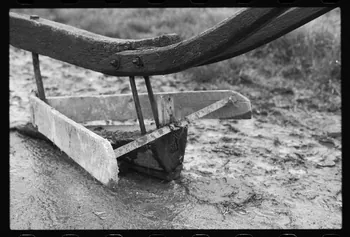 photographie Détail d'un araire quadrangulaire à 2 mancherons Ph.1985.66.31  Photo